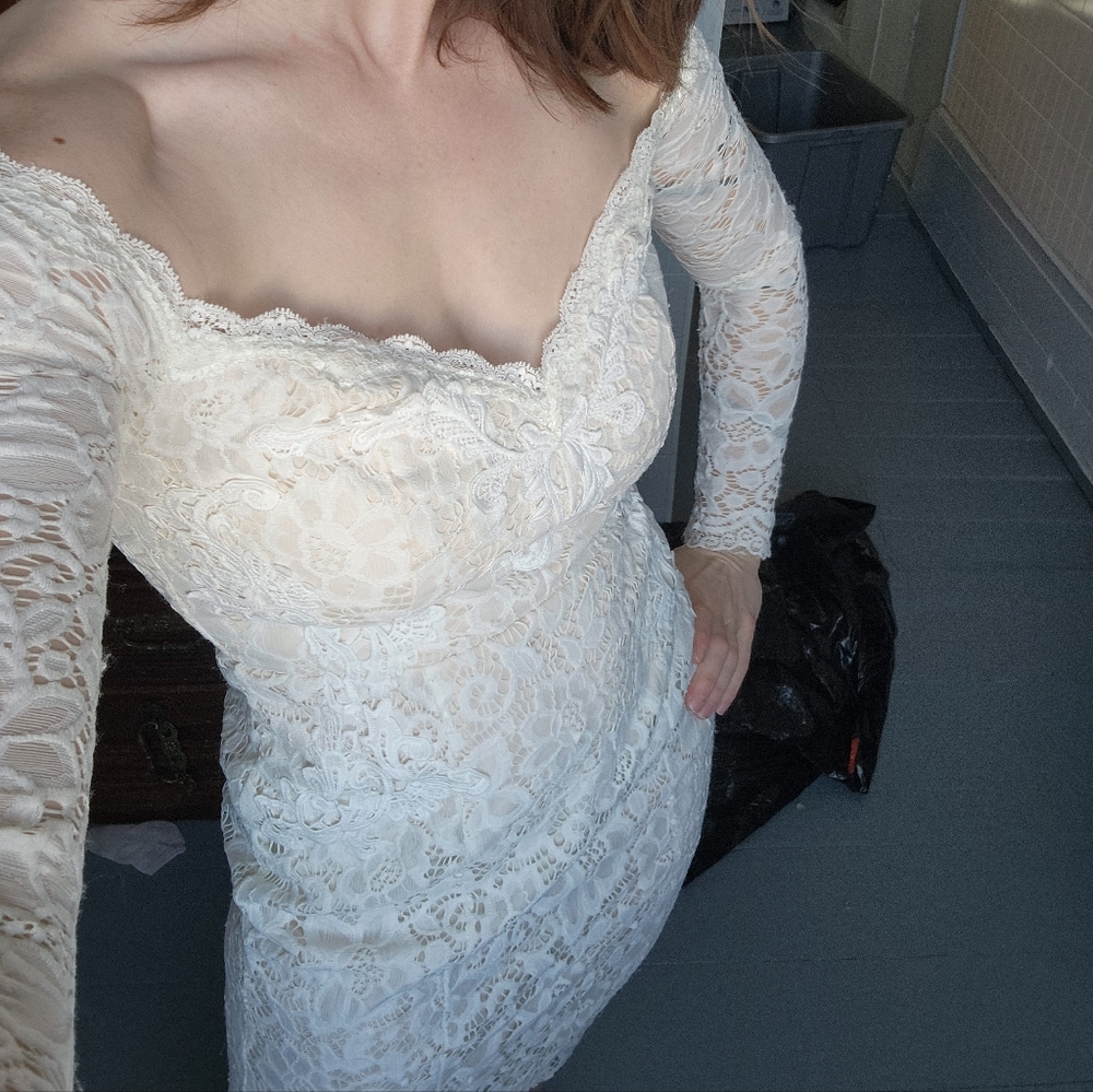 Lace sweetheart cold shoulder dress